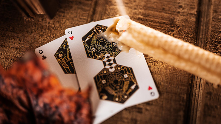 Queen Bee by Ellusionist