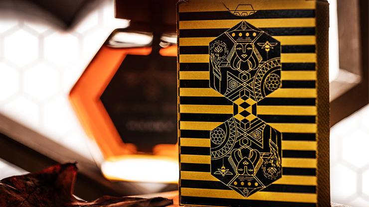 Queen Bee by Ellusionist