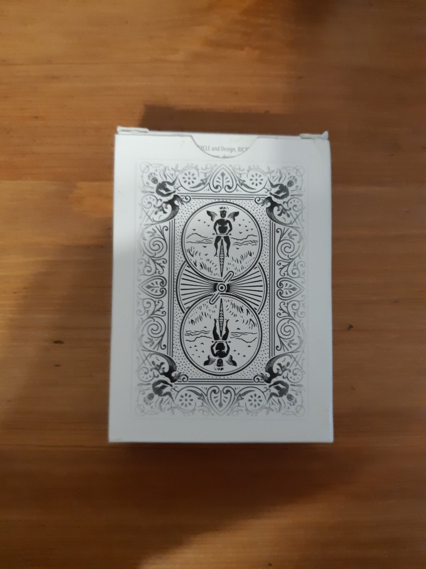 Carti de joc Bicycle Ghost V2 White (Deschis) by Ellusionist - Carti De Joc Premium