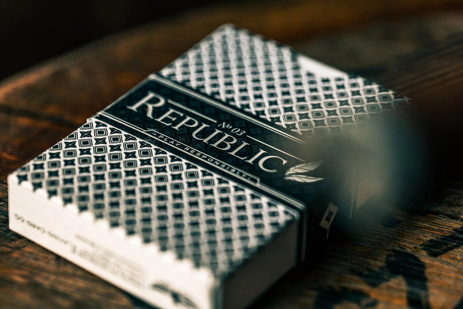 Carti de joc Republic No 3 Artist Edition by Ellusionist - Carti De Joc Premium